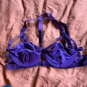 Strappy velvet bra
